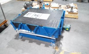 剪叉式升降平臺在汽車(chē)制造業(yè)中的關(guān)鍵應用與優(yōu)勢